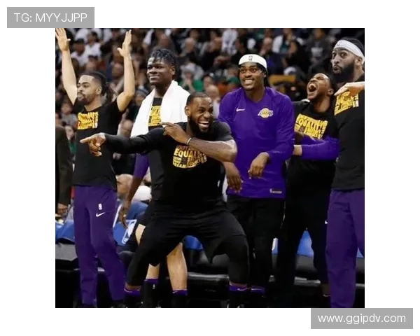 詹姆斯复出领衔湖人迎战勇士 詹皇砍下30分助球队取胜